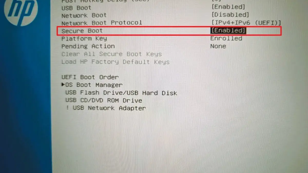 Zrzut ekranu ustawień Secure Boot w BIOS-ie laptopa HP — Komputer traci ustawienia BIOS po każdym restarcie