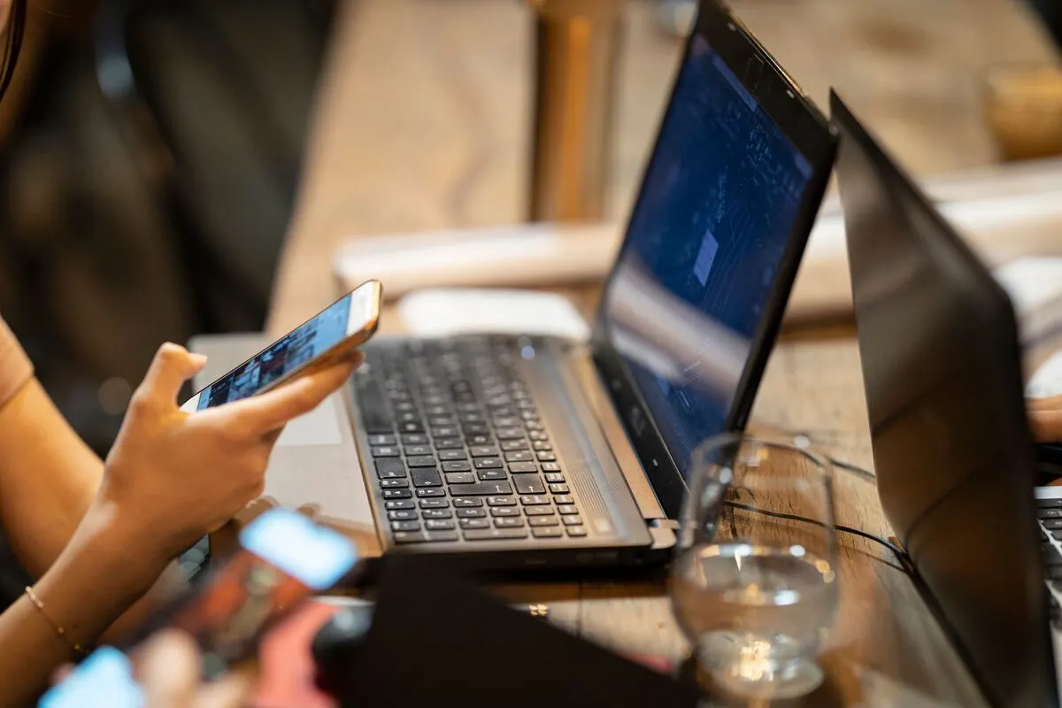 Ekran dotykowy — dlaczego zawodzi w laptopie — Ekran dotykowy jako moduł niezależny od matrycy w laptopie