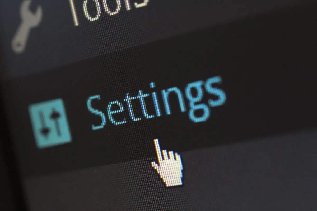 Rozwiazywanie problemow z synchronizacja danych miedzy systemami — Dwukierunkowa synchronizacja stanów magazynowych między ERP a e-sklepem