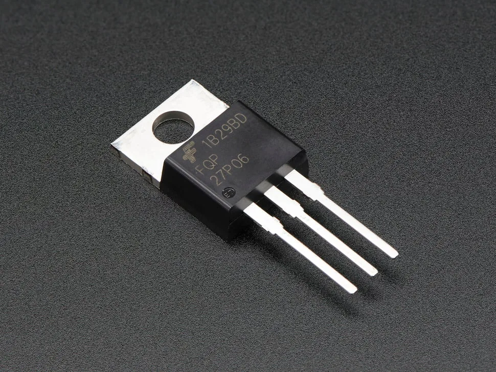 Tranzystor MOSFET mocy — element sekcji zasilania płyty głównej — Złącze zasilania płyty głównej (24-pin i 8-pin) — awaryjny element