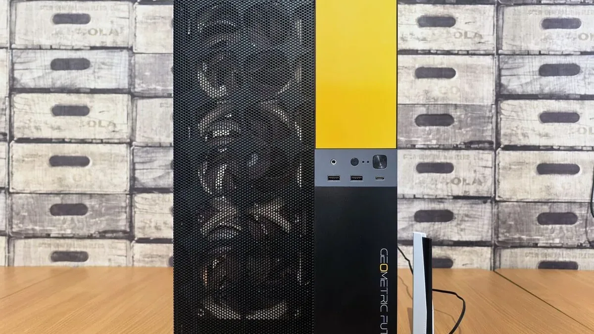 Obudowa komputera Geometric Future z żółtym panelem i portami USB