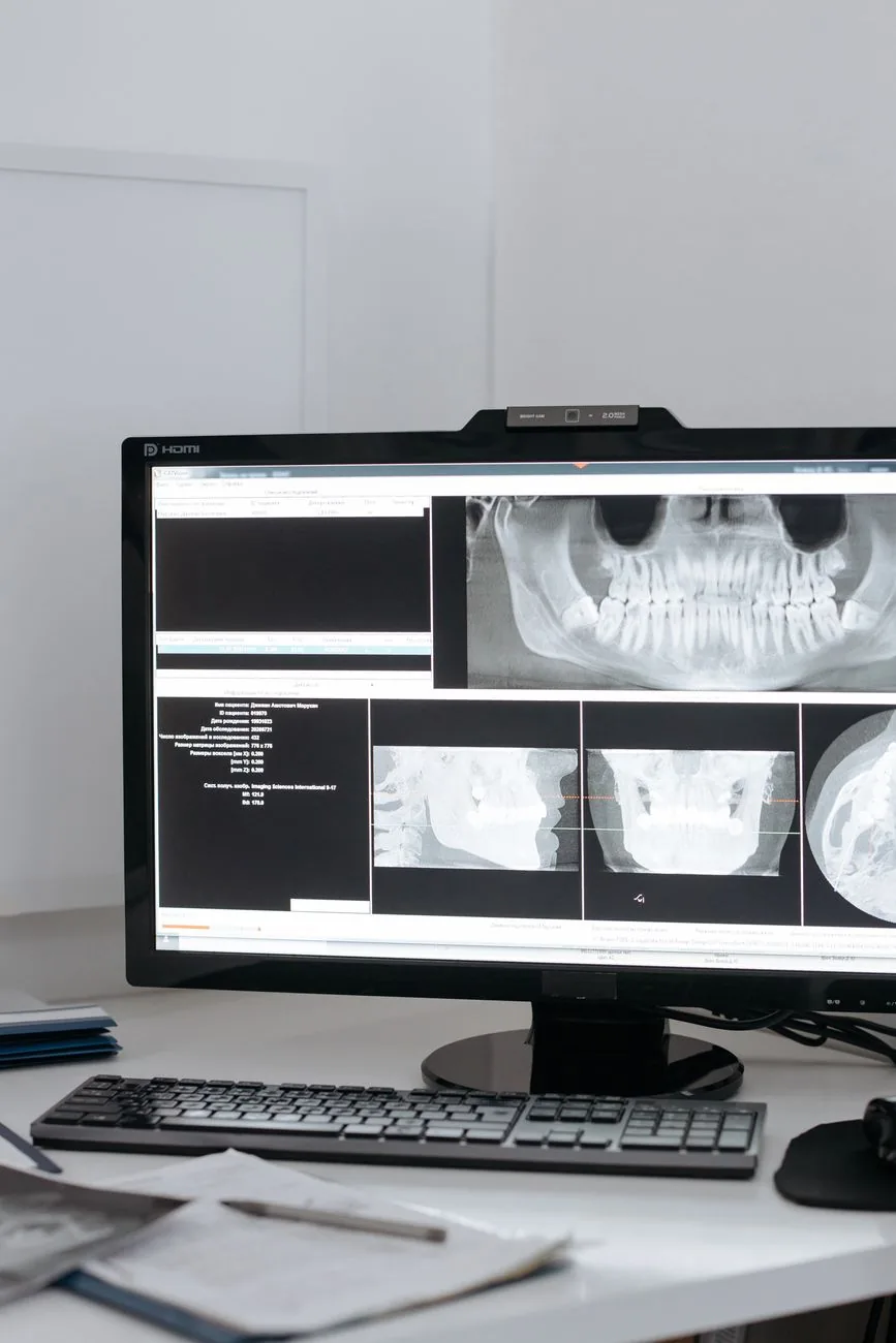 Dell P3223QE a zakres naszego serwisu — czym zajmujemy się zamiast