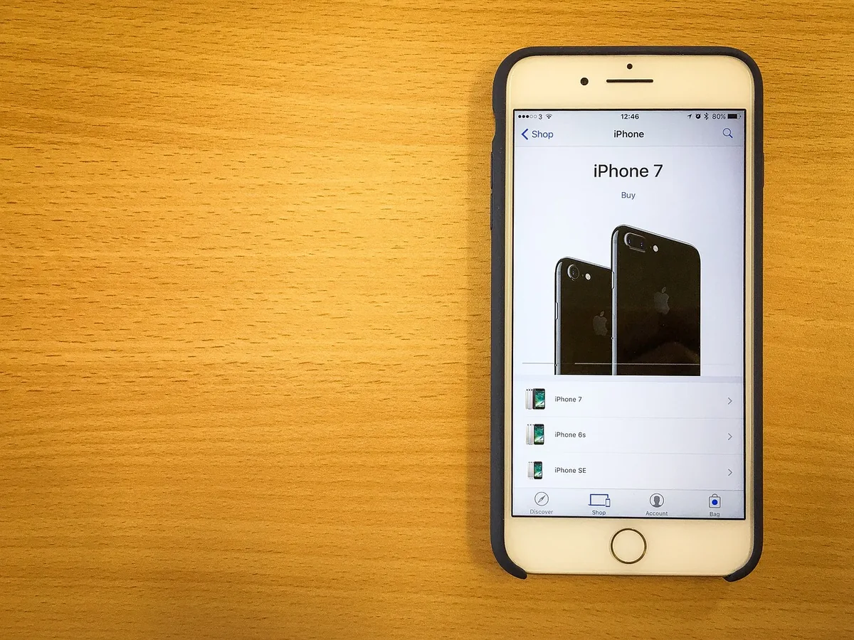 złoty smartfon apple iphone 7 plus — Dlaczego nie bierzemy iPhone 17 Air do naprawy