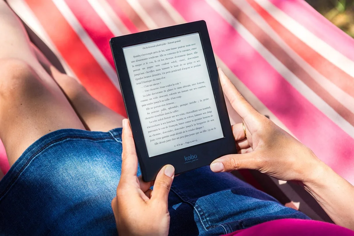 czytnik e-booków Kobo w hamaku — Dlaczego nie bierzemy Kobo Aura One do naprawy