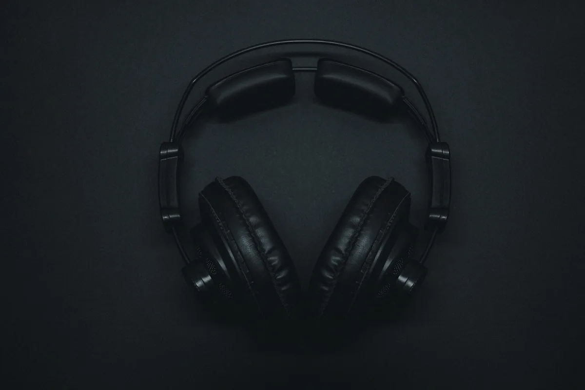 słuchawki nauszne do słuchania muzyki — Dlaczego nie bierzemy Logitech H340 do naprawy