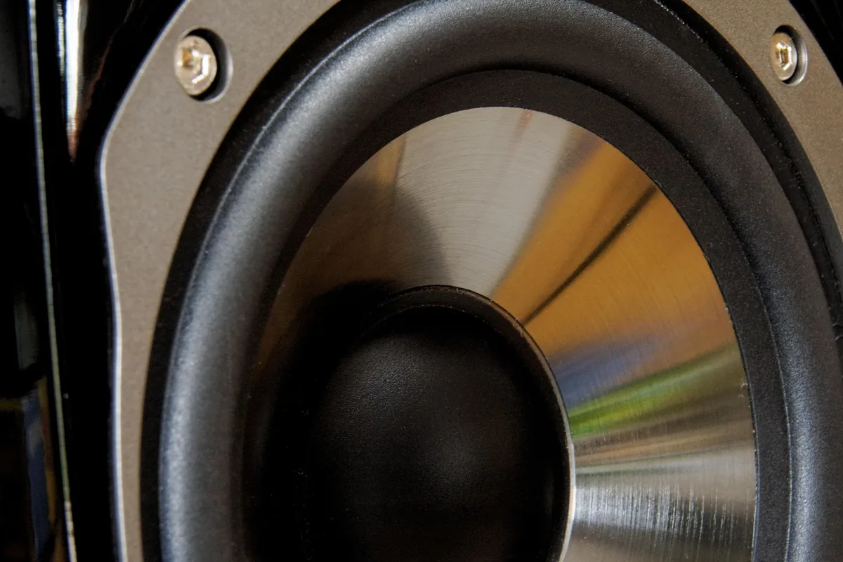 kolumna głośnikowa hi-fi marki quadral — Dlaczego nie bierzemy Monitor Audio Silver 6 do naprawy