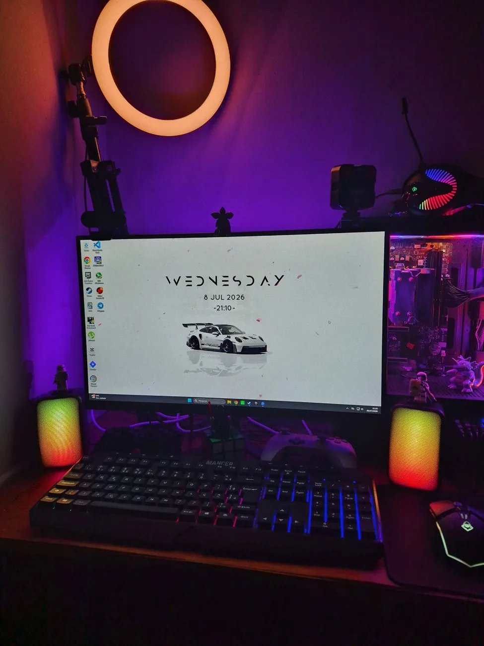 monitor dla graczy i świecące peryferia w neonowym świetle — Gigabyte G27Q a zakres naszego serwisu — czym zajmujemy się zamiast