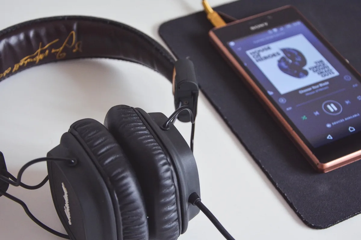 Honor X8 a zakres naszego serwisu — czym zajmujemy się zamiast
