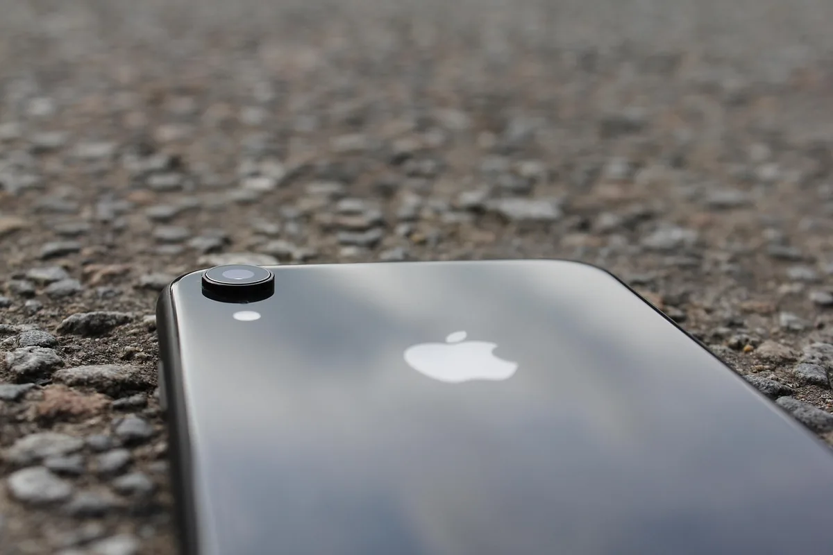 smartfon apple iphone xr — iPhone XR w zgłoszeniu — jak odpowiadamy i co radzimy