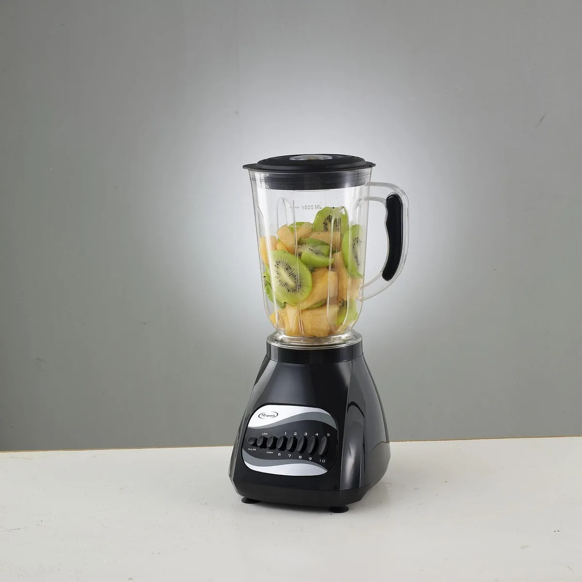 robot kuchenny i blender na blacie — KitchenAid Classic 5K45SS a zakres naszego serwisu — czym zajmujemy się zamiast