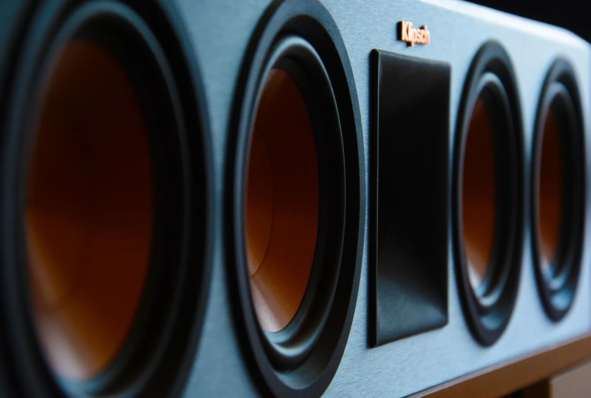 kolumna głośnikowa hi-fi marki klipsch — Klipsch R-51M a zakres naszego serwisu — czym zajmujemy się zamiast