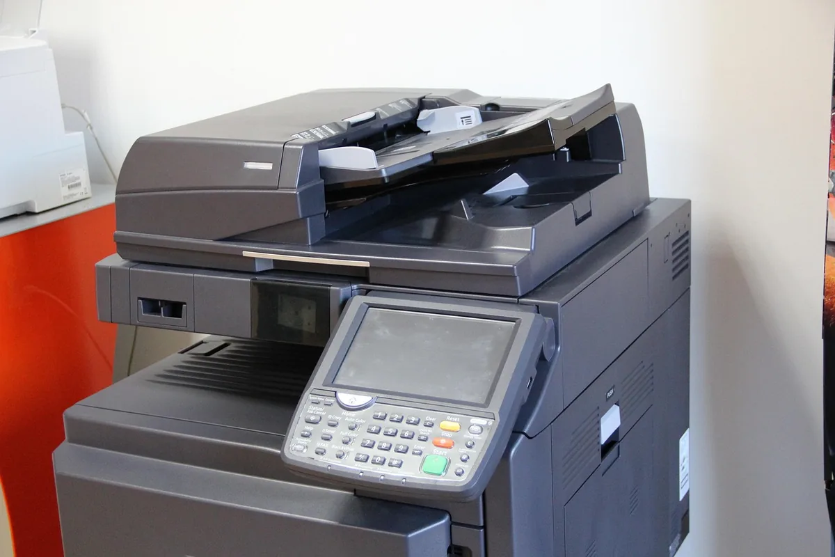 urządzenie drukujące i kopiujące w biurze — Lexmark MS431dn — czego przy tym sprzęcie nie zrobimy