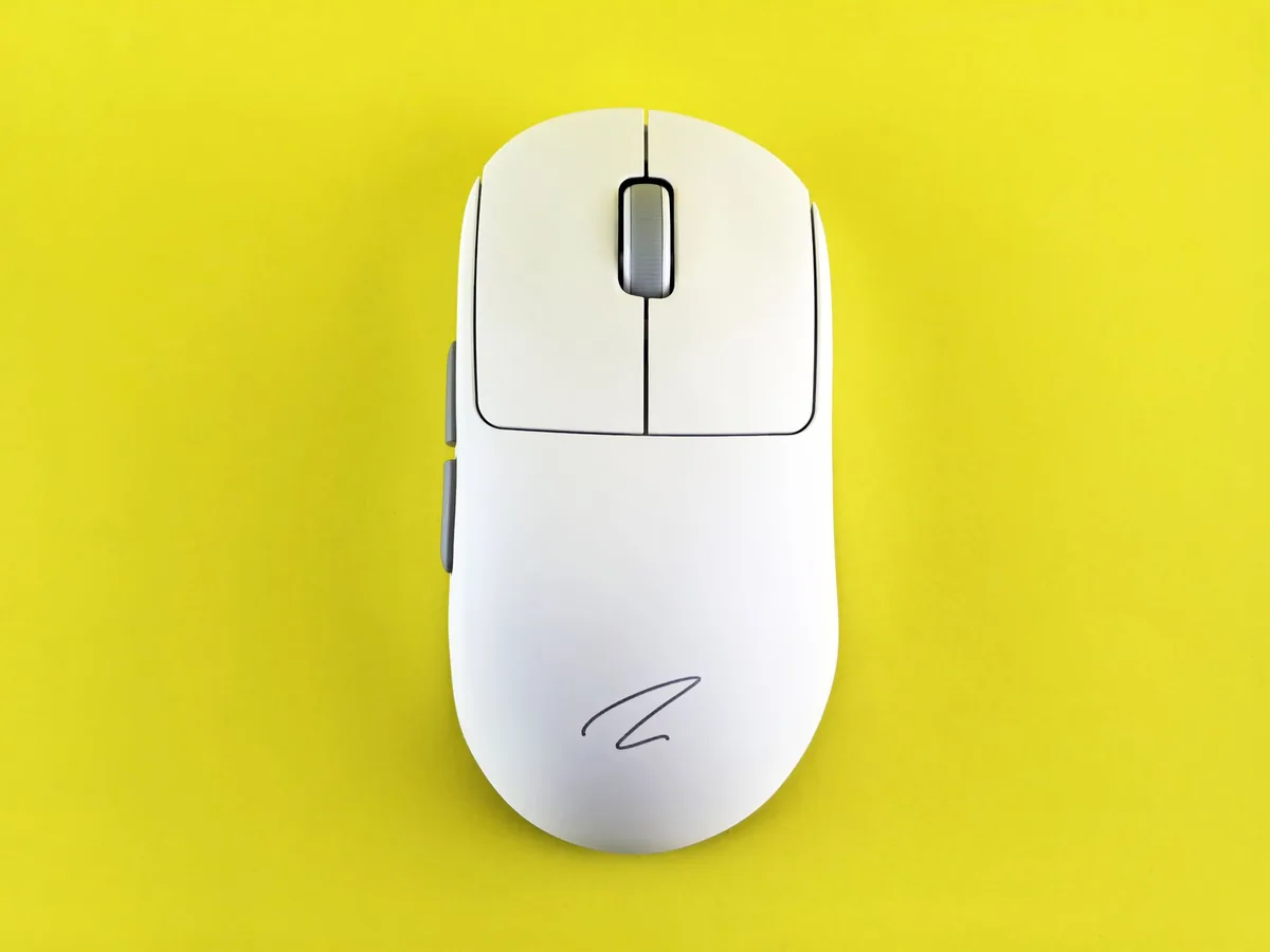 biała mysz bezprzewodowa na jaskrawożółtym tle — Logitech M510 w zgłoszeniu — jak odpowiadamy i co radzimy