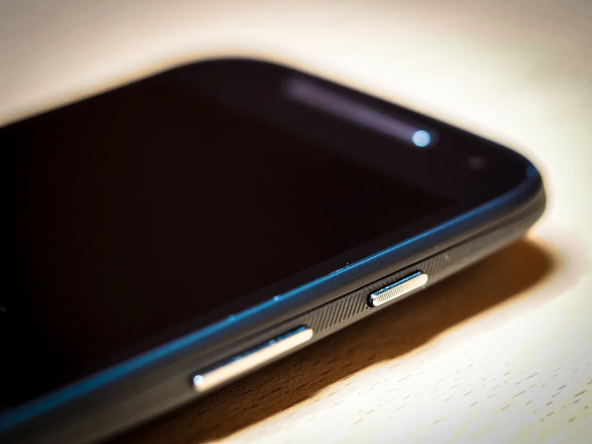 smartfon Motorola z ekranem dotykowym — Motorola Moto G9 Play — czego przy tym sprzęcie nie zrobimy