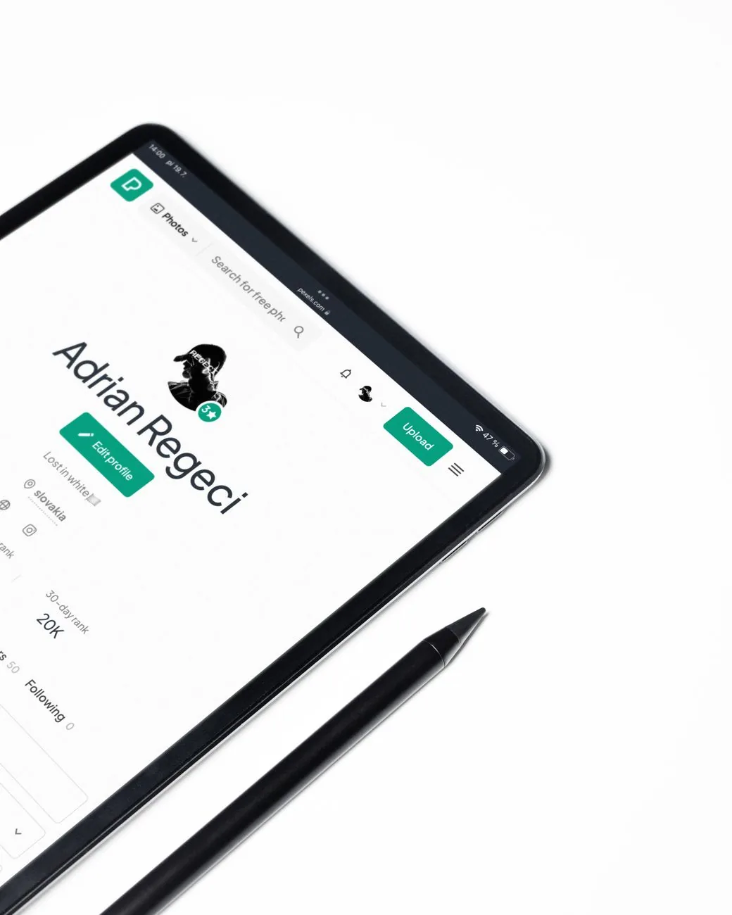 tablet cyfrowy z rysikiem na czystym białym tle — OPPO Pad Air w zgłoszeniu — jak odpowiadamy i co radzimy