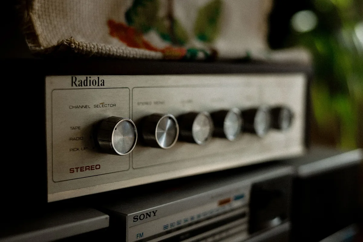 Pioneer VSX-935 a zakres naszego serwisu — czym zajmujemy się zamiast