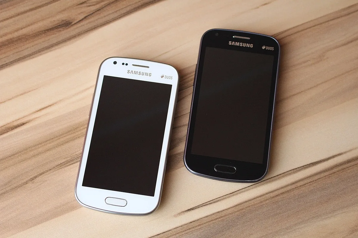 nowoczesny smartfon z ekranem dotykowym — Samsung Galaxy A56 w zgłoszeniu — jak odpowiadamy i co radzimy