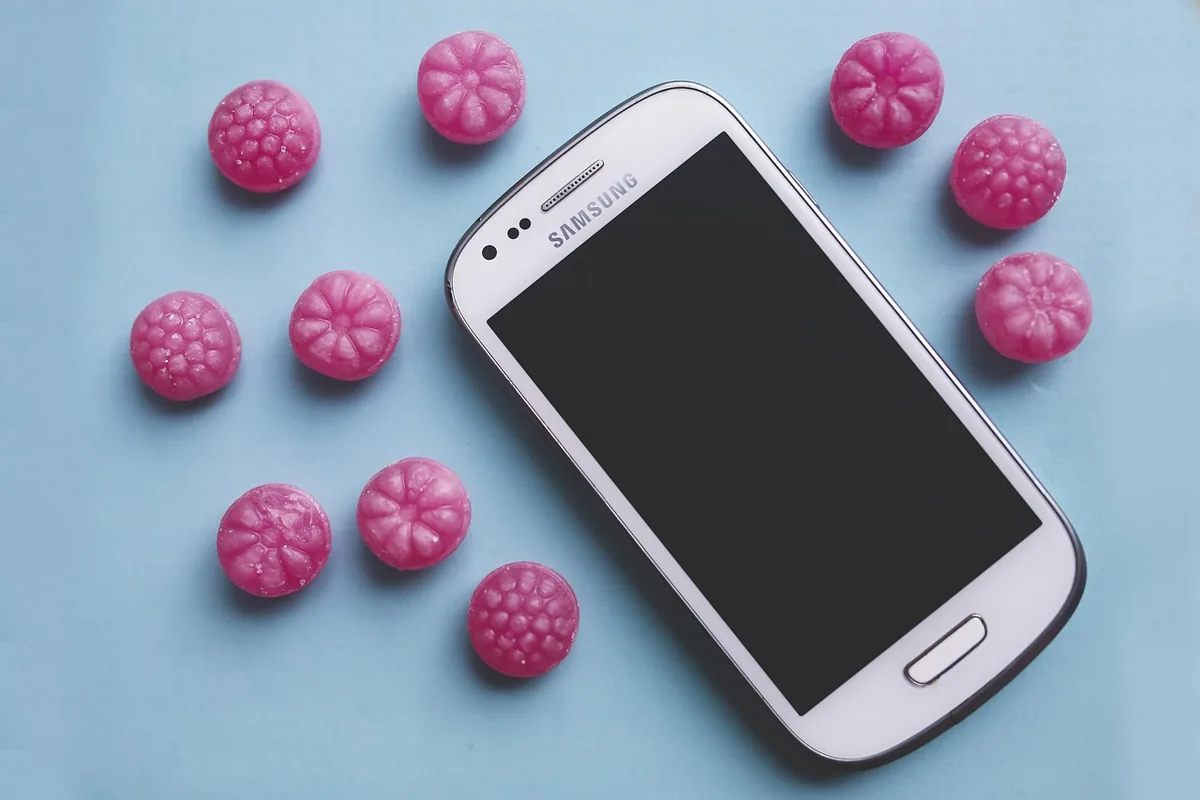 Samsung Galaxy S21 FE w zgłoszeniu — jak odpowiadamy i co radzimy