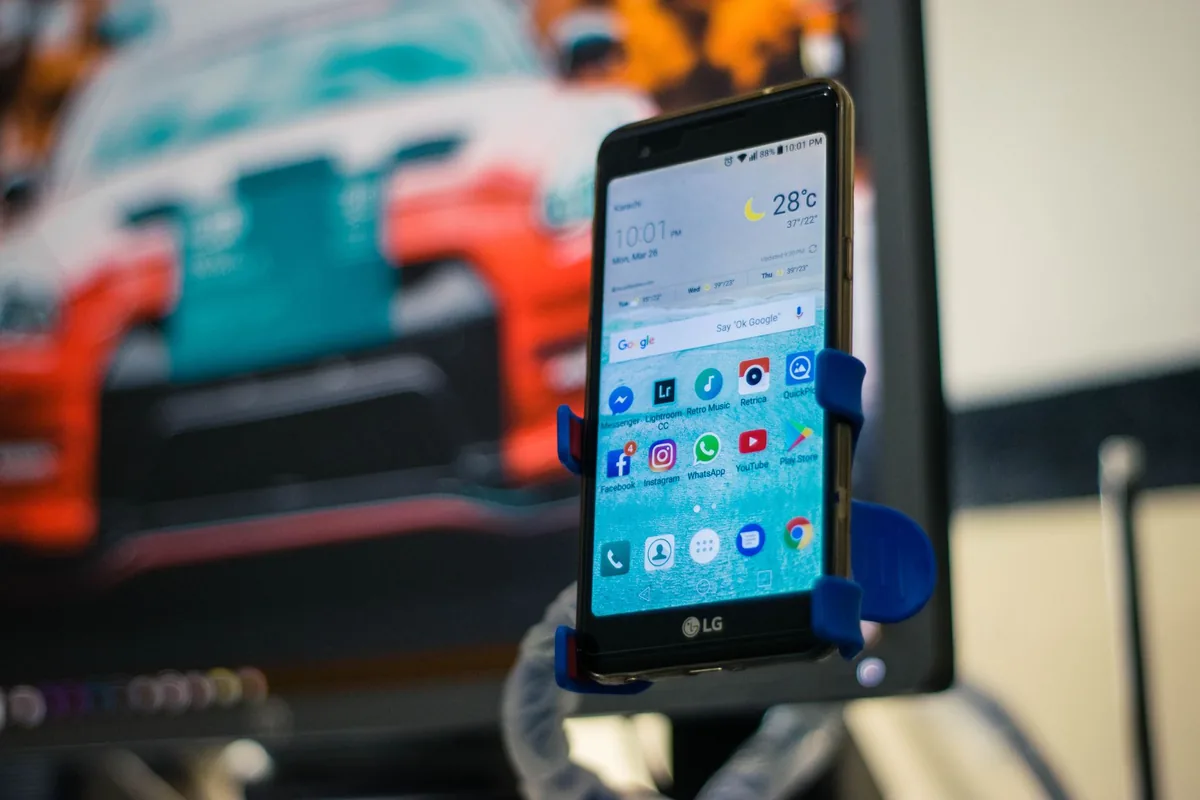 Samsung Galaxy S23 Ultra poza naszym warsztatem — gdzie szukać pomocy