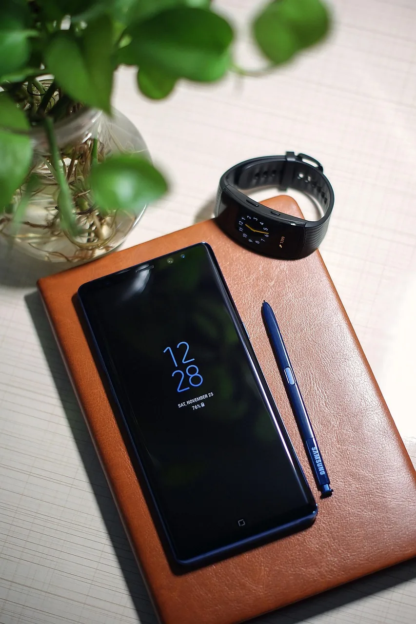 Samsung Galaxy Z Flip 3 poza naszym warsztatem — gdzie szukać pomocy