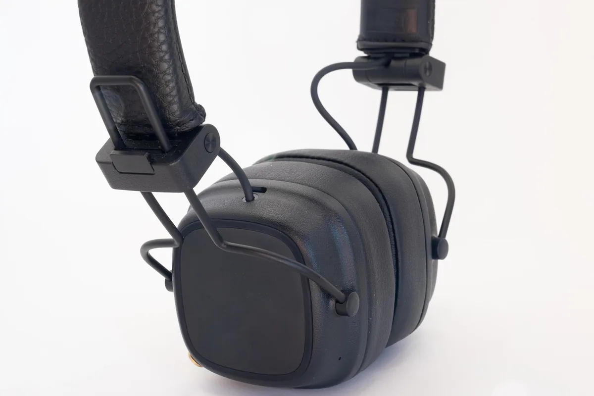 zestaw słuchawkowy do komunikacji — SteelSeries Siberia 200 a zakres naszego serwisu — czym zajmujemy się zamiast