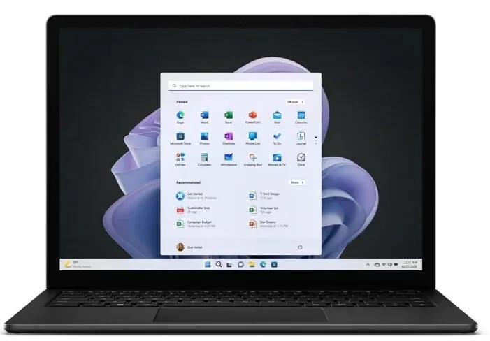 Zdjęcie produktowe komputera Surface Laptop 5 — Surface Laptop 5 poza naszym warsztatem — gdzie szukać pomocy