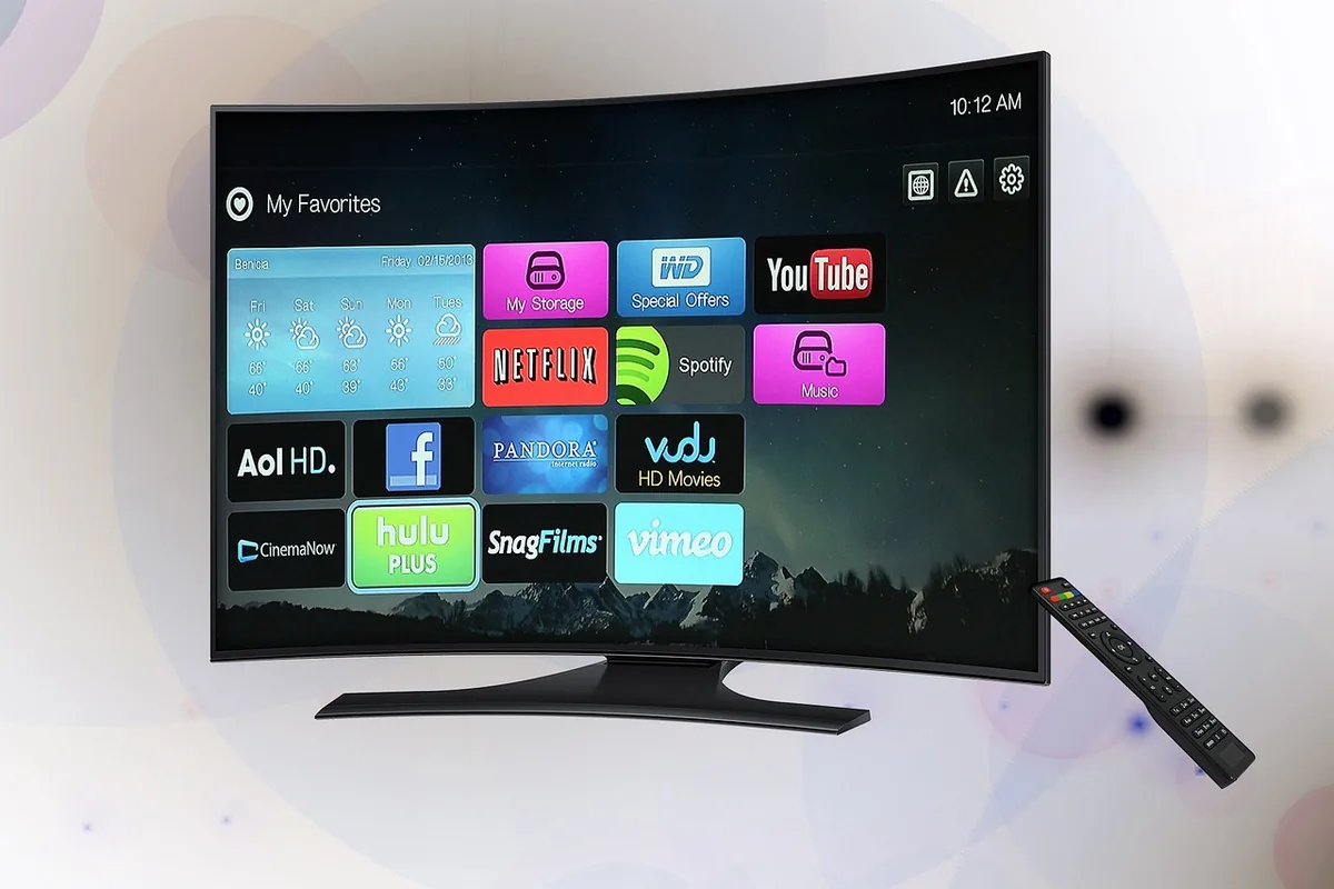 telewizor z funkcją smart tv — TCL 55C835 — czego przy tym sprzęcie nie zrobimy