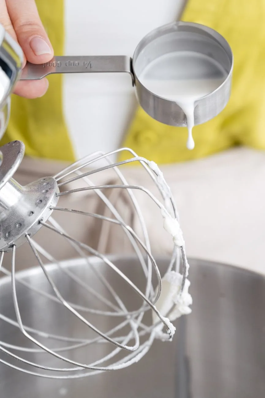 syrop wlewany do misy miksera planetarnego — Thermomix TM31 w zgłoszeniu — jak odpowiadamy i co radzimy