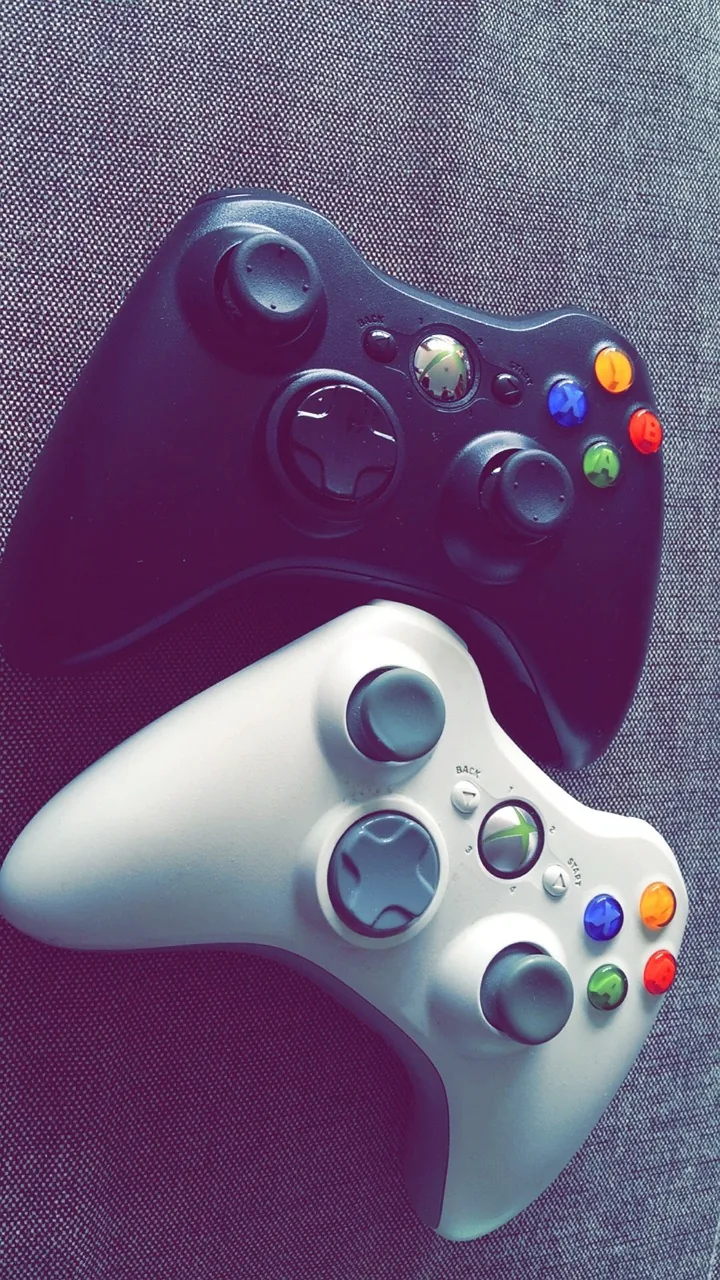 kontroler do konsoli Xbox 360 — Xbox 360 Fat poza naszym warsztatem — gdzie szukać pomocy