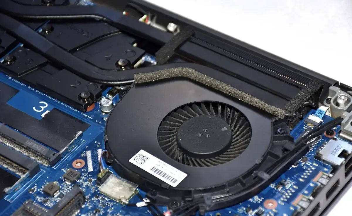 Laptop przegrzewa się – problemy z układem chłodzenia