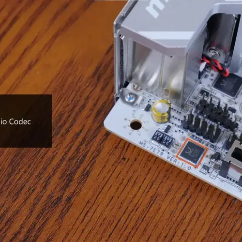 Płyta główna komputera z opisanym układem kodeka audio Realtek