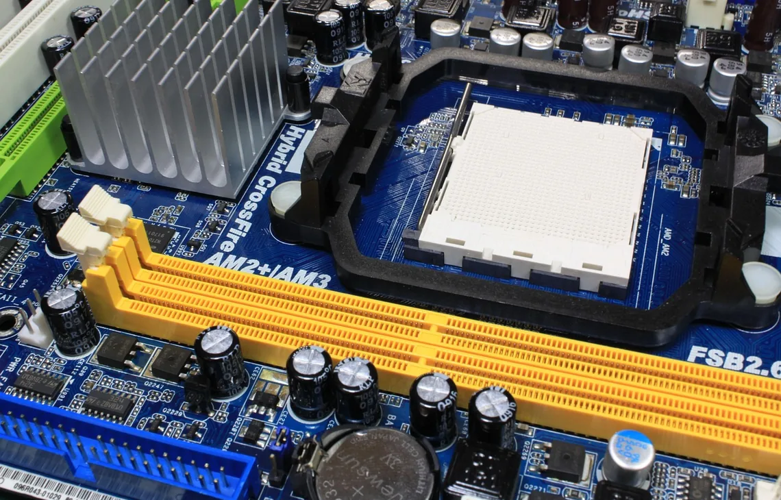 Aktualizacja BIOS w PC — Jak sprawdzić, czy dostępna jest aktualizacja BIOS-u komputera